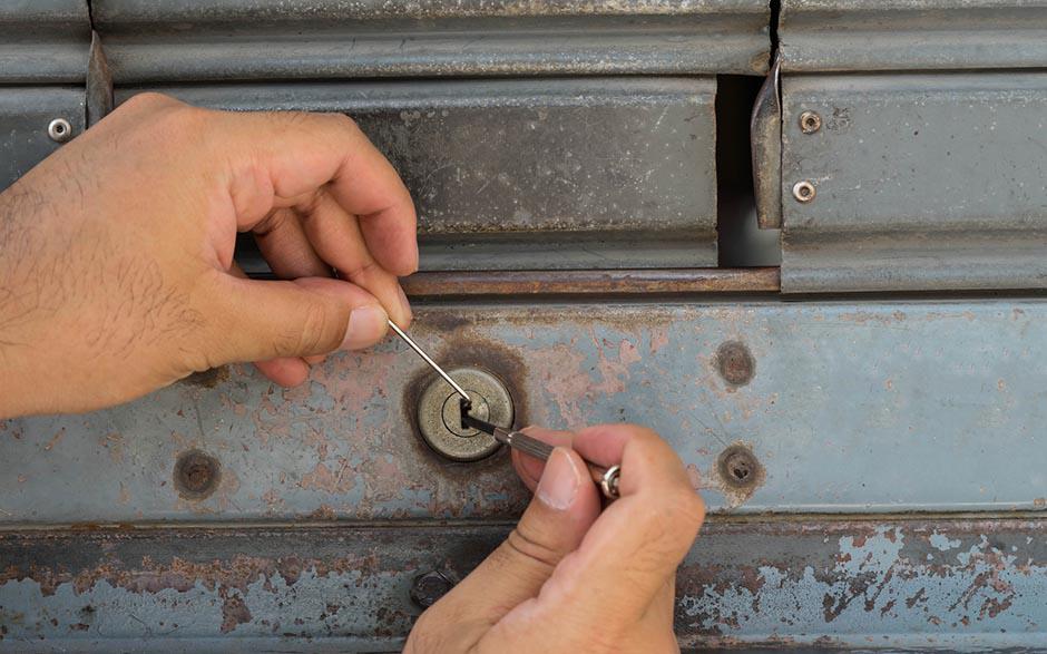 métier serrurier prix changement serrure Paris 20